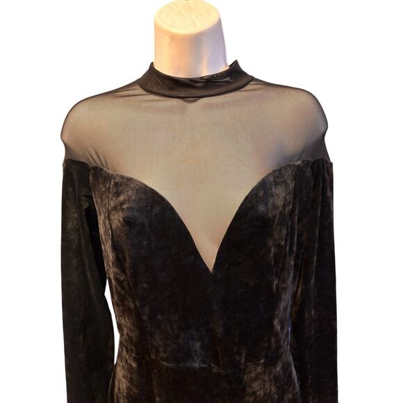 Lulus NWT Plunging Neckline Long Sleeve Velvet Maxi Dress Sz L Black Whimsygoth - Picture 2 of 8
